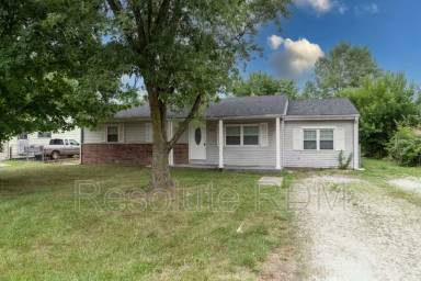 Main picture of 5436 Oliver Ave