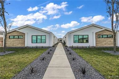 Main picture of 1301 E Hibiscus Ave