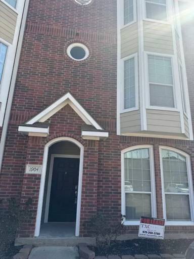 Main picture of Lakeridge Townhomes
