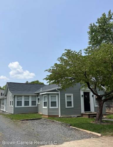 Main picture of 105 Pershing Ave NW