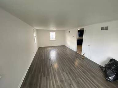 Main picture of 1810 Main St