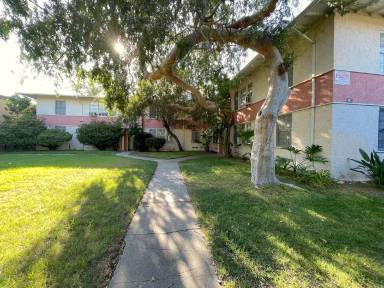 Main picture of 5931 Cahuenga Blvd