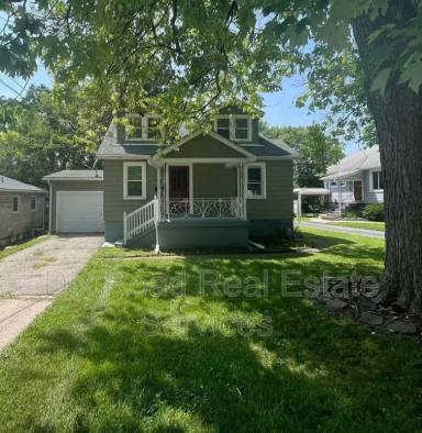 Main picture of 412 Burton Rd