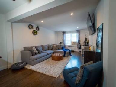 Main picture of 154 Ravine Ave