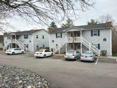 Main picture of Lakeview Apartments
