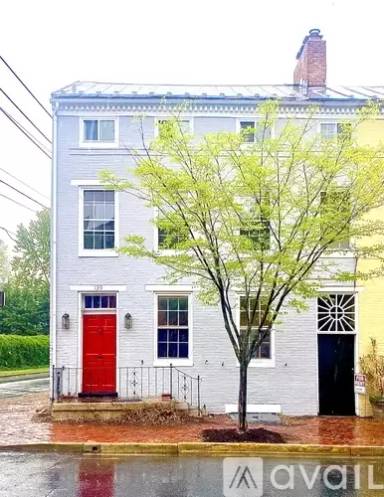 Main picture of 139 W 3rd St