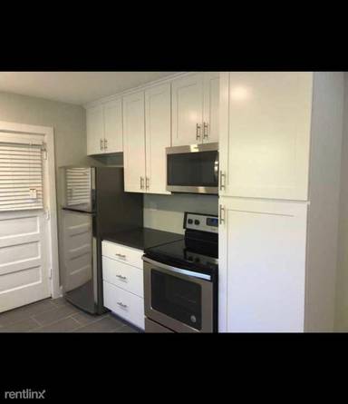 Main picture of 7357 N Sheridan Rd