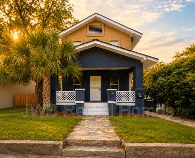 Main picture of 203 W 17th St