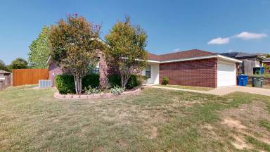 Main picture of 1320 Marlee Cir