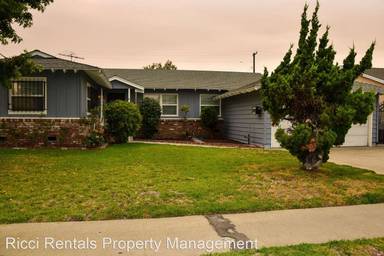 Main picture of 13331 Gilbert St