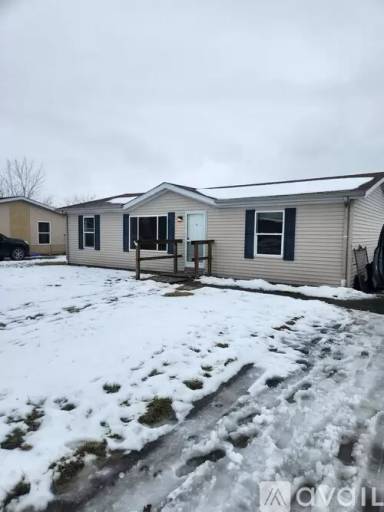 Main picture of 135 Fountain Lake Dr