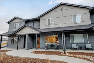 Main picture of 2726 Barnstormer St