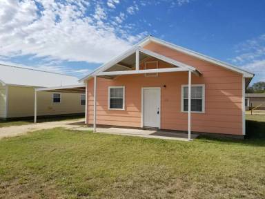 Main picture of 430 Sparrow Ln