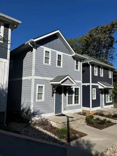 Main picture of 2120 Herman St