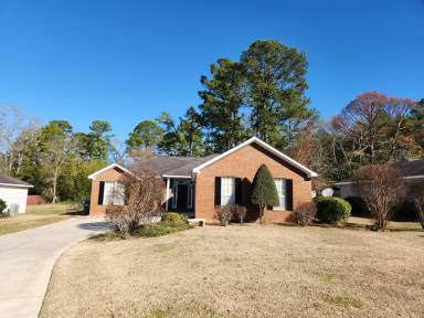 Main picture of 3631 Club Dr