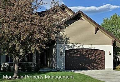 Main picture of 19 W Village Cir