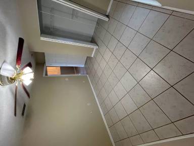 Main picture of 615 25th Dr E