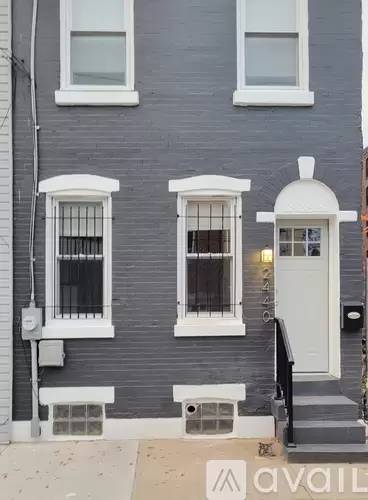 Main picture of 2440 Jasper St