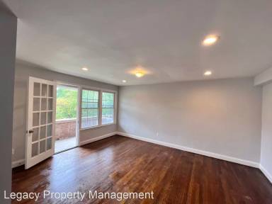 Main picture of 3794 Martin Luther King Jr Ave SE
