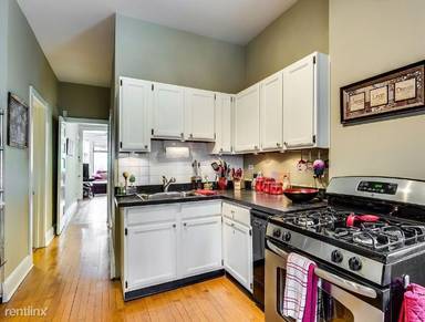 Main picture of 1509 W Addison St