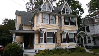 Main picture of 44 N Giles St
