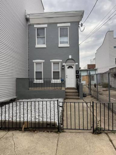 Main picture of 1933 E Huntingdon St Apartments