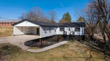 Main picture of 711 Walter St