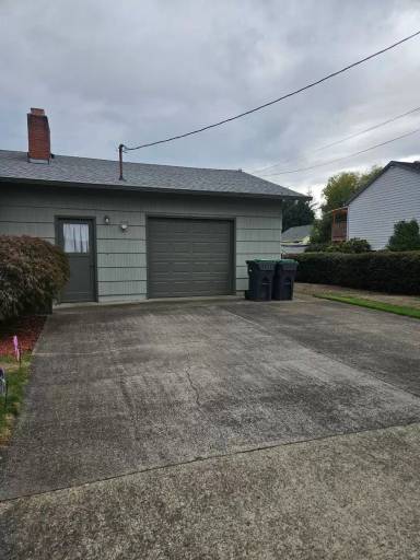 Main picture of 6658 SE Frances St