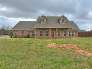 Main picture of 202 Parkview Dr
