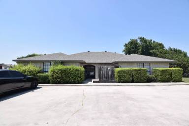 Main picture of 3909 Charolais Dr