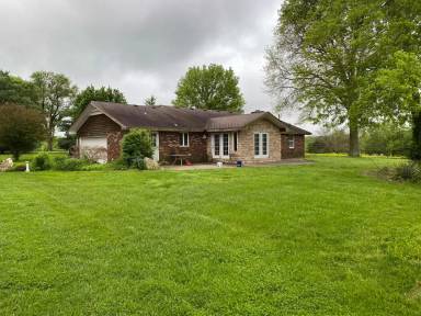 Main picture of 6437 E Farm Road 170