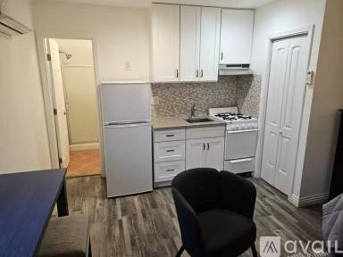 Main picture of 209 N Huntington St