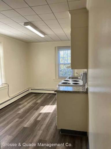 Main picture of 447 S Main St