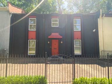 Main picture of 1593 York Ave