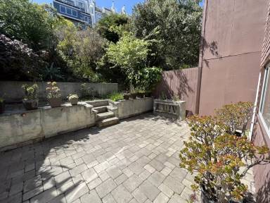 Main picture of 39 Seward St