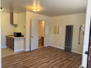 Main picture of 946 Park Ave