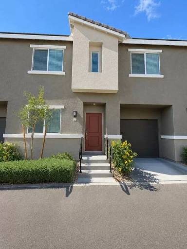 Main picture of 2726 Atomic Tangerine Way
