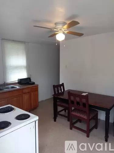 Main picture of 873 Woolfolk St