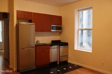 Main picture of 207 W 11th St