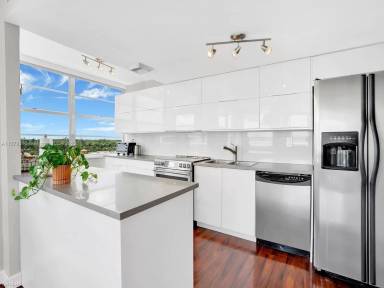 Main picture of Plaza Del Prado Condo