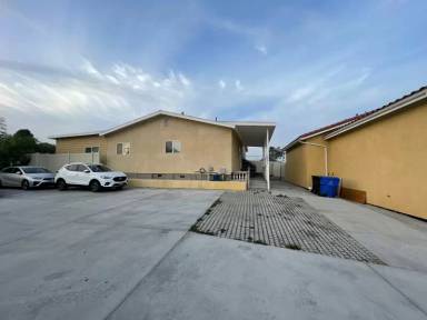 Main picture of 4090 Logan Ave