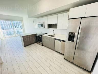 Main picture of 321 NE 26th St