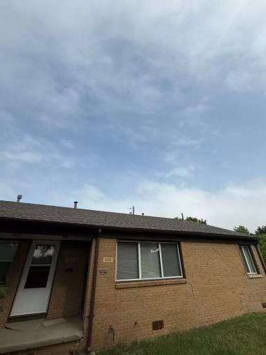 Main picture of 638 S Woodlawn Blvd