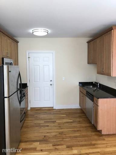 Main picture of 2900 N Kolmar Ave