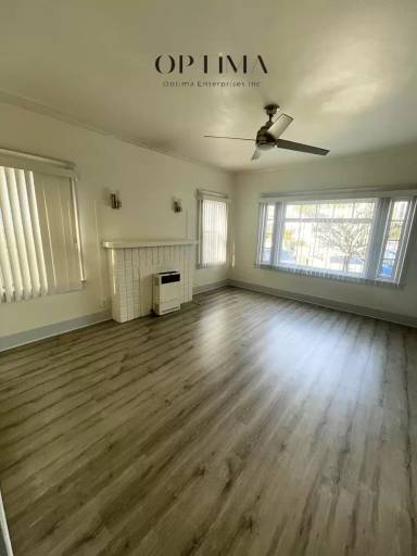 Main picture of 328 W 8th St