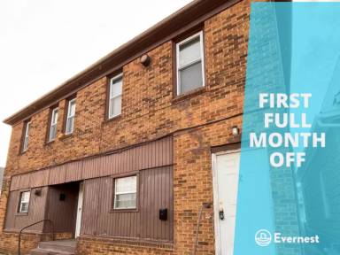 Main picture of 116 E Great Lakes St