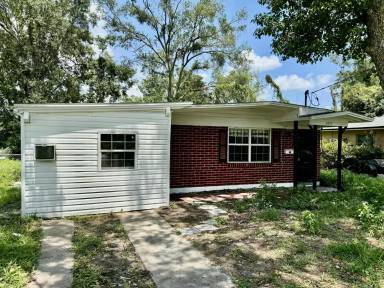Main picture of 2425 W 28th St