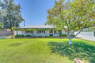 Main picture of 4019 E Turney Ave