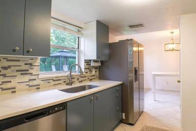 Main picture of 413 Valley Dr