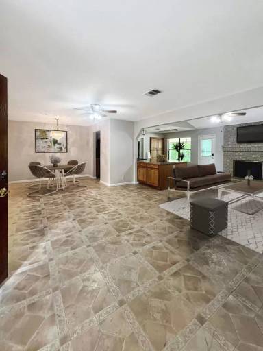 Main picture of 5555 Crystal Valley St